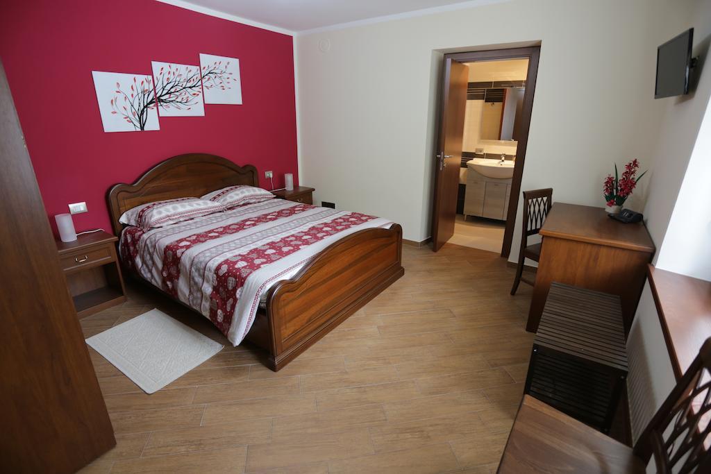 Mandoue Bed & Breakfast Pont-Saint-Martin Bilik gambar